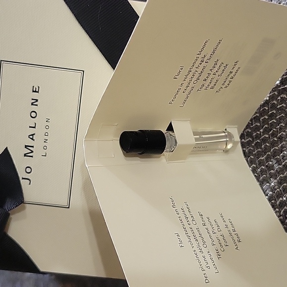 Jo Malone London Gift Box and Samples - Picture 2 of 2